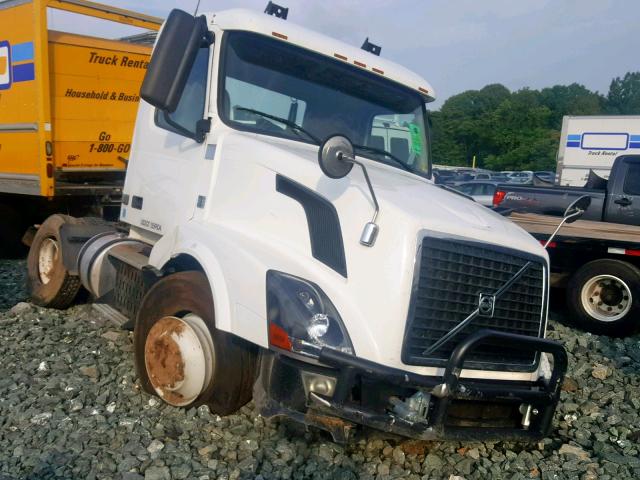 4V4N39EG6CN551892 - 2012 VOLVO VN VNL WHITE photo 1