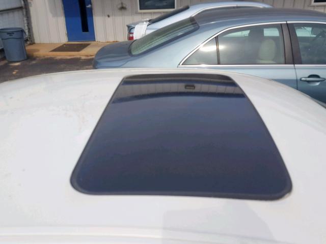 KMHFC46F26A125617 - 2006 HYUNDAI AZERA SE WHITE photo 9