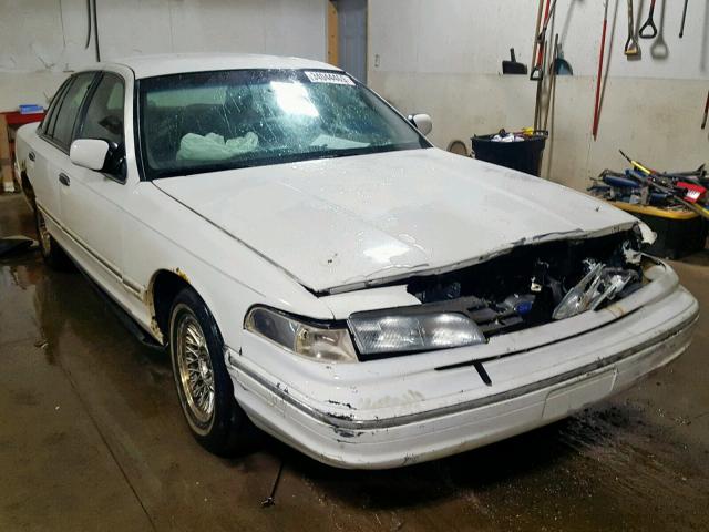 2FALP74W0TX135992 - 1996 FORD CROWN VICT WHITE photo 1