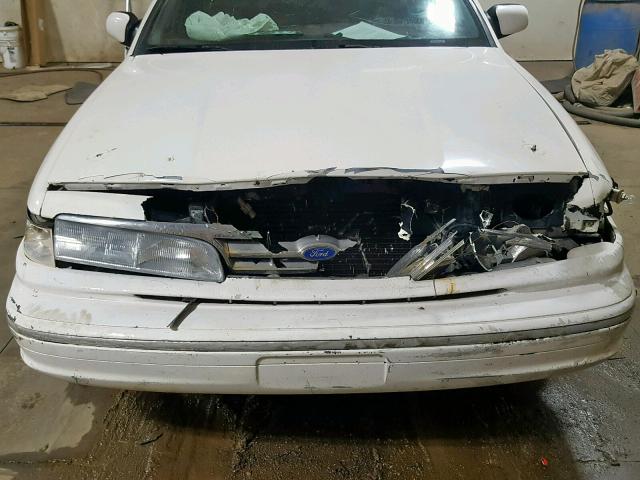 2FALP74W0TX135992 - 1996 FORD CROWN VICT WHITE photo 7