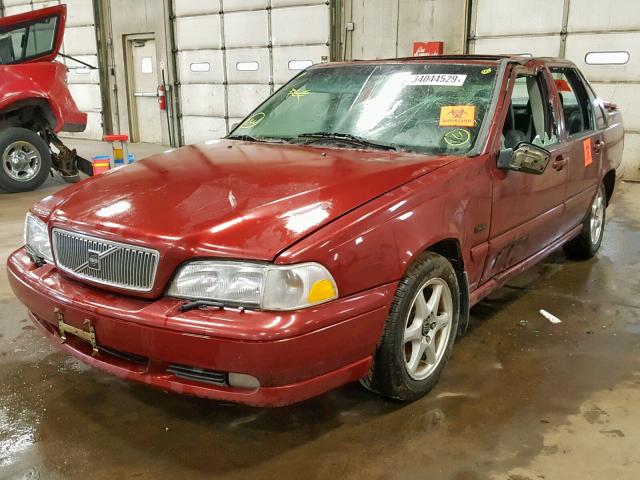 YV1LS5649W1417077 - 1998 VOLVO S70 GLT RED photo 2