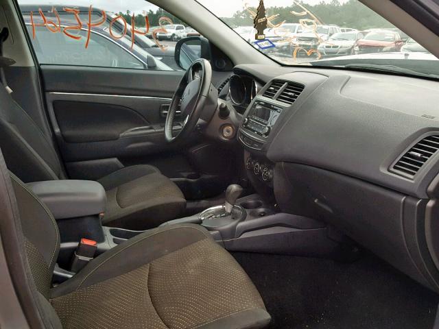 JA4AP3AW5GZ030728 - 2016 MITSUBISHI OUTLANDER GRAY photo 5