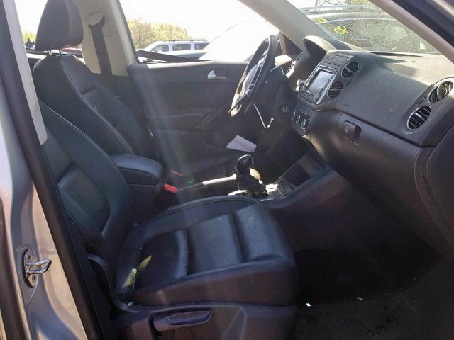 WVGBV7AX5CW545381 - 2012 VOLKSWAGEN TIGUAN S SILVER photo 5