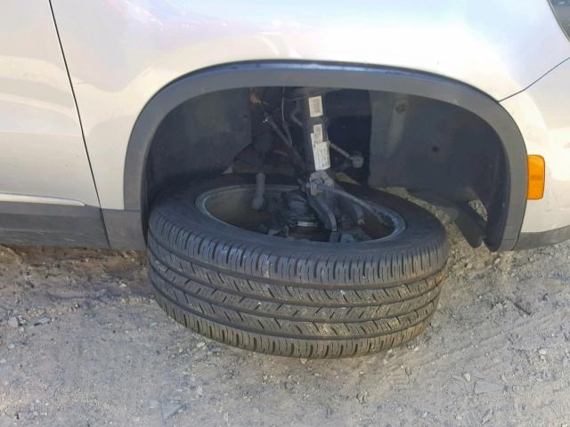 WVGBV7AX5CW545381 - 2012 VOLKSWAGEN TIGUAN S SILVER photo 9
