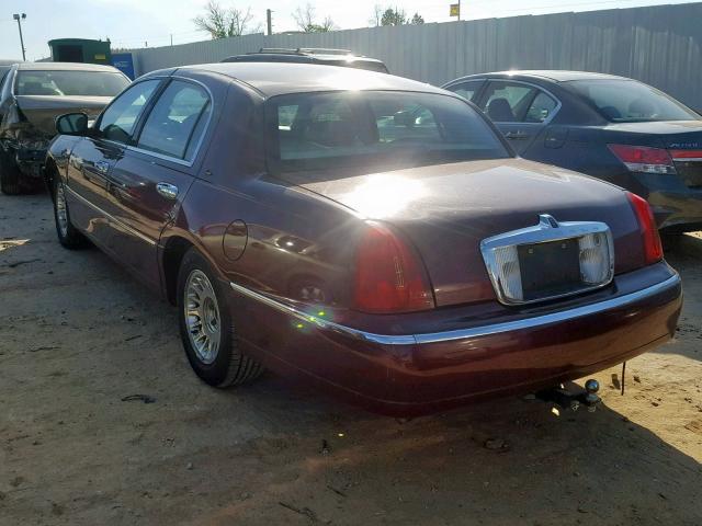 1LNHM83W1YY843316 - 2000 LINCOLN TOWN CAR C MAROON photo 3