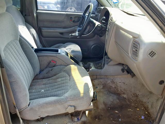 1GNCS13W0W2237783 - 1998 CHEVROLET BLAZER GOLD photo 5