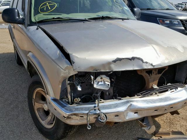 1GNCS13W0W2237783 - 1998 CHEVROLET BLAZER GOLD photo 9