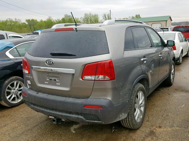 5XYKT4A2XBG103690 - 2011 KIA SORENTO BA SILVER photo 4