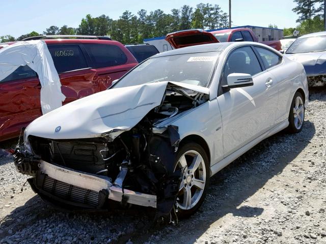 WDDGJ4HB3CF802591 - 2012 MERCEDES-BENZ C 250 WHITE photo 2