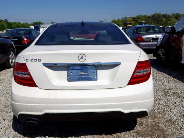 WDDGJ4HB3CF802591 - 2012 MERCEDES-BENZ C 250 WHITE photo 9