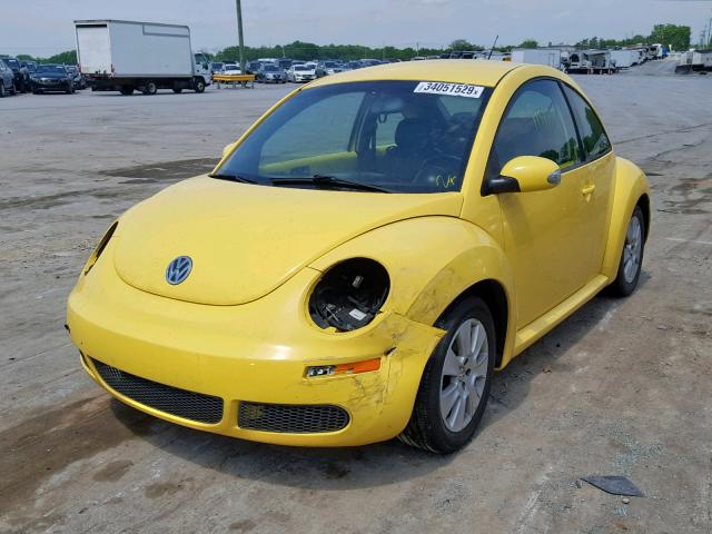 3VWPW31C49M513508 - 2009 VOLKSWAGEN NEW BEETLE YELLOW photo 2