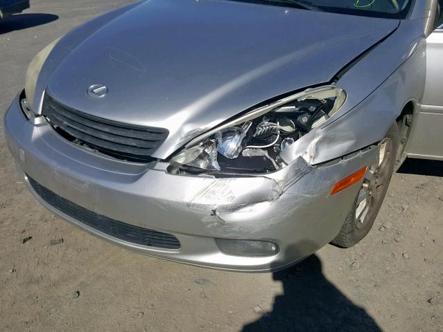 JTHBF30G925033427 - 2002 LEXUS ES 300 SILVER photo 9