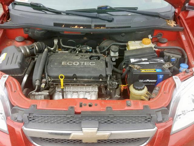 KL1TD56E19B640860 - 2009 CHEVROLET AVEO LS RED photo 7