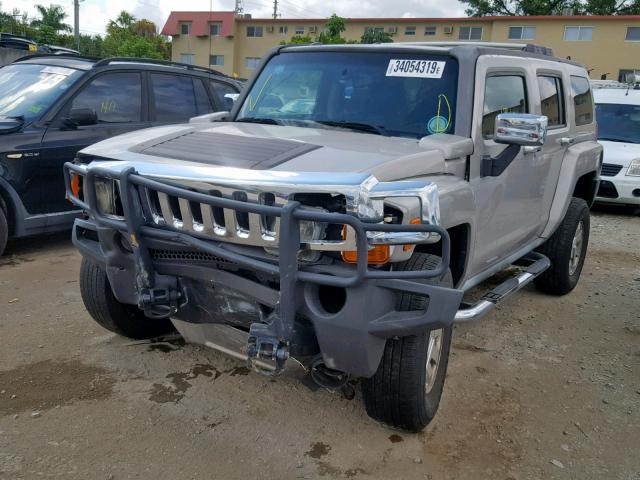 5GTDN136668127315 - 2006 HUMMER H3 SILVER photo 2