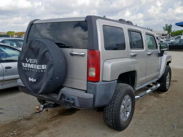 5GTDN136668127315 - 2006 HUMMER H3 SILVER photo 4