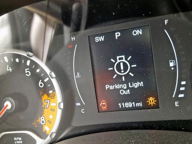 ZACCJBAB2JPH45334 - 2018 JEEP RENEGADE S 白色 照片 8