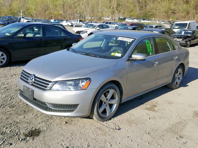 1VWBP7A38DC113086 - 2013 VOLKSWAGEN PASSAT SE SILVER photo 2