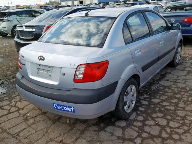 KNADE123666104897 - 2006 KIA RIO SILVER photo 4