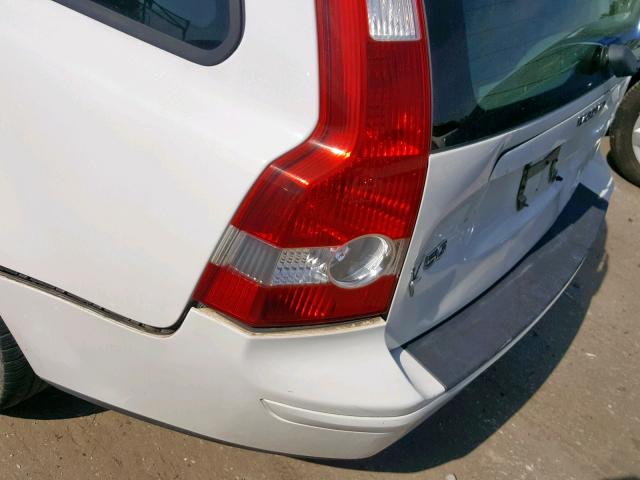 YV1MW382772286011 - 2007 VOLVO V50 2.4I WHITE photo 9