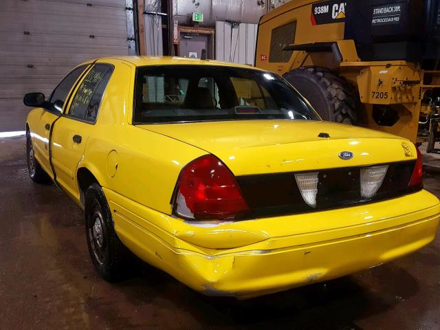 2FAFP71W04X171555 - 2004 FORD CROWN VICT YELLOW photo 3