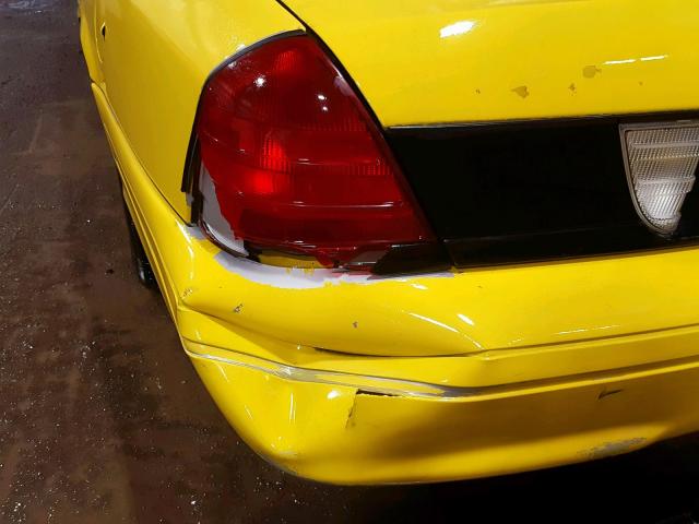 2FAFP71W04X171555 - 2004 FORD CROWN VICT YELLOW photo 9