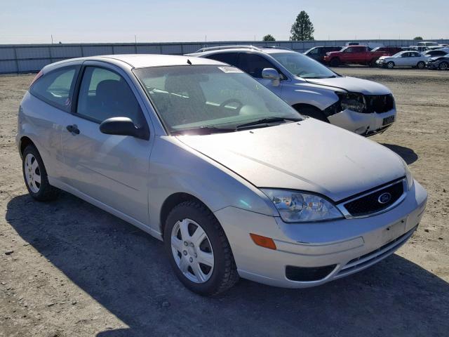 1FAFP31NX7W130379 - 2007 FORD FOCUS ZX3 SILVER photo 1