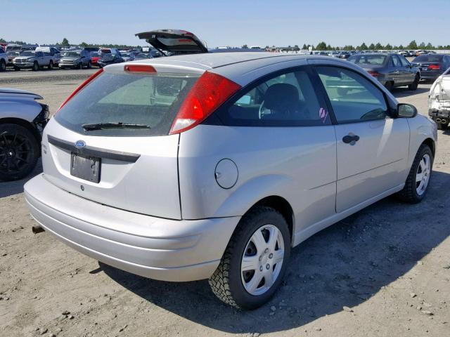 1FAFP31NX7W130379 - 2007 FORD FOCUS ZX3 SILVER photo 4