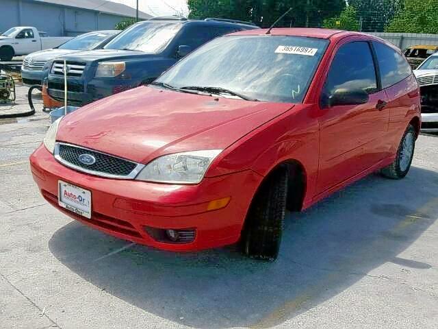 1FAFP31N66W156363 - 2006 FORD FOCUS ZX3 RED photo 2