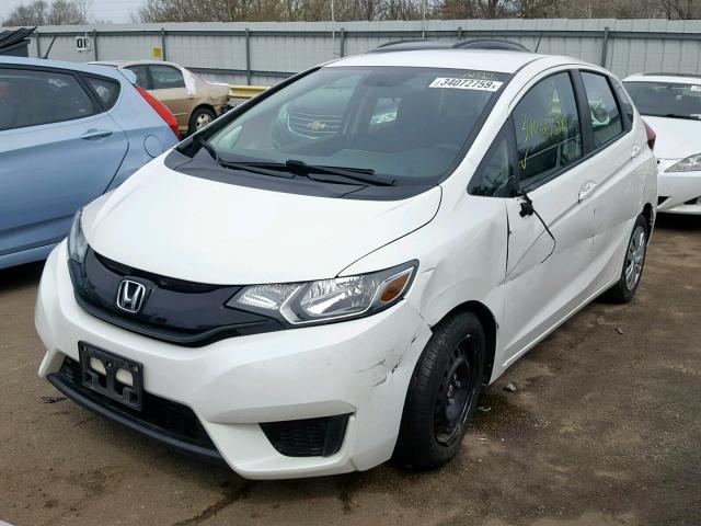 3HGGK5H50FM780417 - 2015 HONDA FIT LX WHITE photo 2