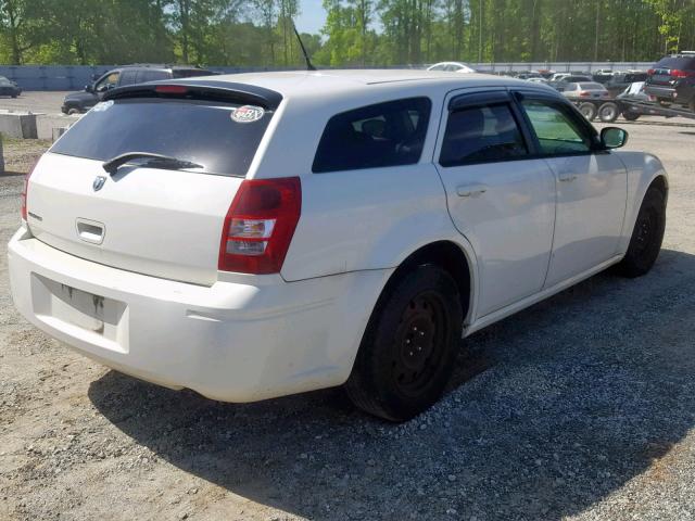 2D4FV47T08H168377 - 2008 DODGE MAGNUM WHITE photo 4