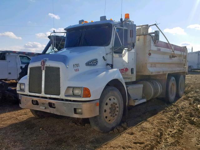 2NKMLD9XX5M975839 - 2005 KENWORTH CONSTRUCTI WHITE photo 2