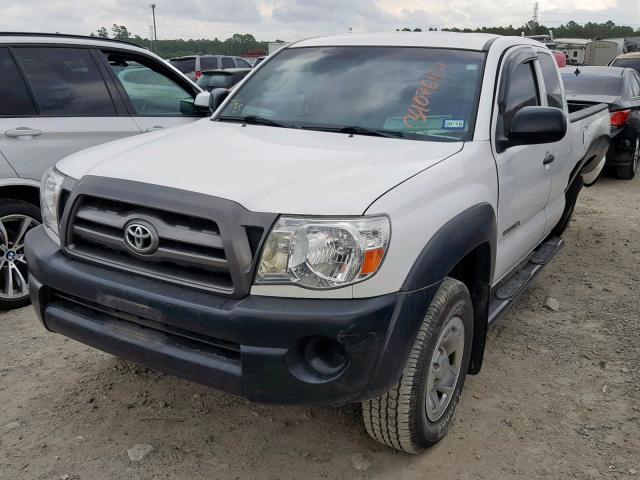 5TETU4GNXAZ725388 - 2010 TOYOTA TACOMA PRE WHITE photo 2