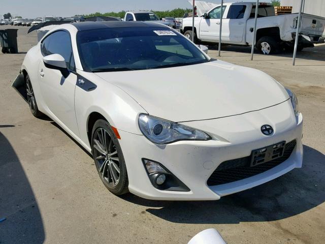 JF1ZNAA1XG8704200 - 2016 TOYOTA SCION FR-S WHITE photo 1