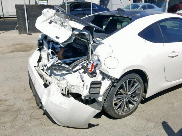 JF1ZNAA1XG8704200 - 2016 TOYOTA SCION FR-S WHITE photo 9