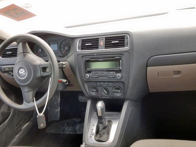 3VW2K7AJ9EM324312 - 2014 VOLKSWAGEN JETTA BASE GOLD photo 9