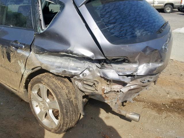 JM1BK343641211504 - 2004 MAZDA 3 HATCHBAC GRAY photo 9