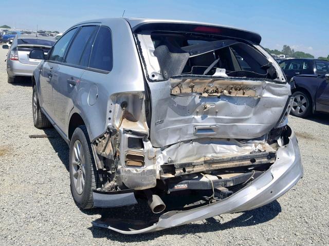 2FMDK3GC4DBC03213 - 2013 FORD EDGE SE SILVER photo 3