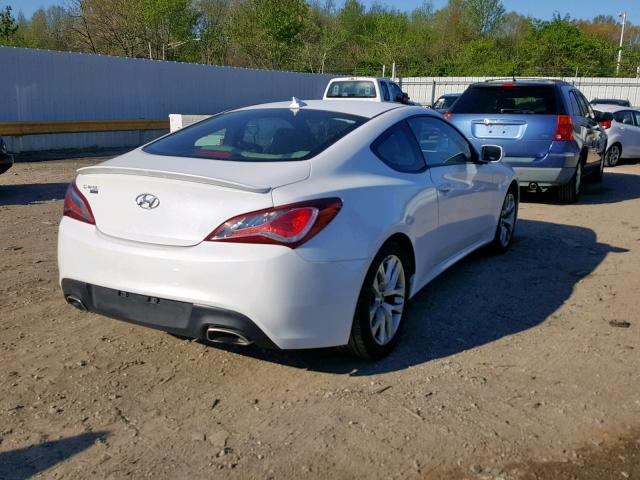 KMHHU6KJ7FU125090 - 2015 HYUNDAI GENESIS CO WHITE photo 4