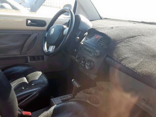 3VWCM31Y15M367708 - 2005 VOLKSWAGEN NEW BEETLE Creme Foto 5