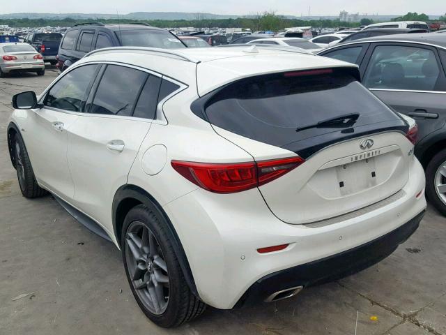 SJKCH5CP6JA045674 - 2018 INFINITI QX30 BASE WHITE photo 3