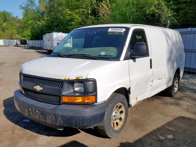 1GCFG15X091114508 - 2009 CHEVROLET EXPRESS G1 WHITE photo 2