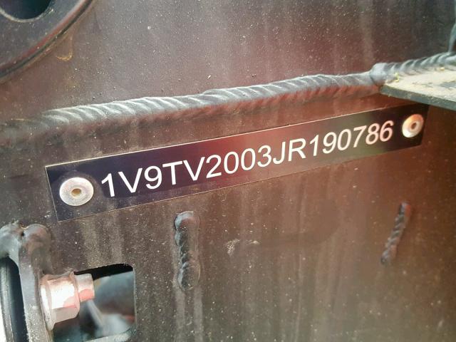 1V9TV2003JR190786 - 2018 VAND VENICE RED photo 10