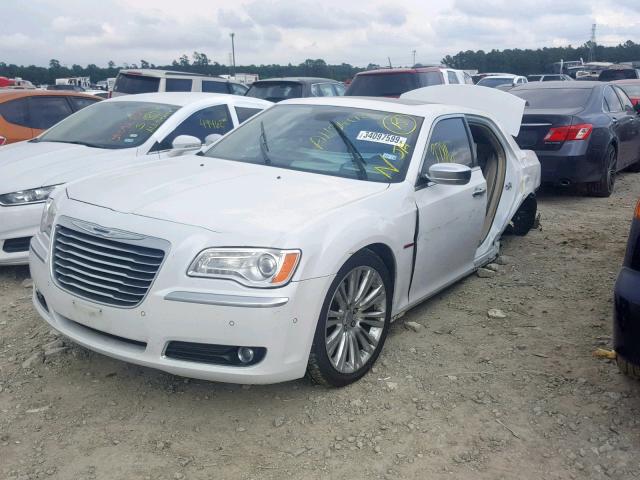 2C3CCAPT5CH312152 - 2012 CHRYSLER 300C LUXUR WHITE photo 2