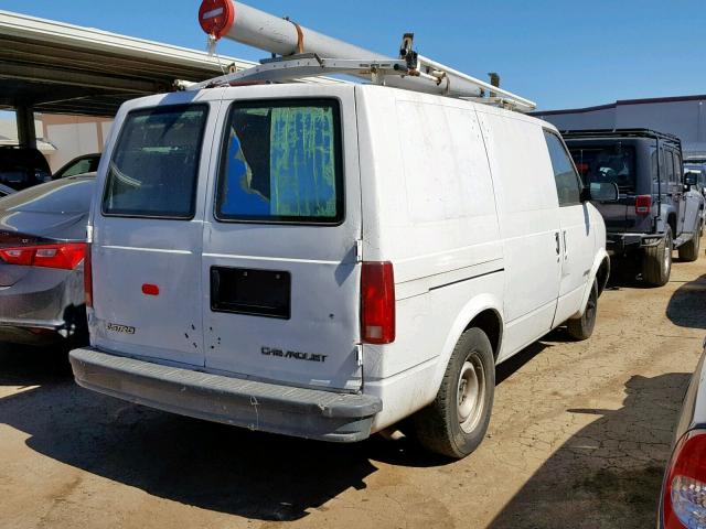 1GCDM19W2WB212611 - 1998 CHEVROLET ASTRO WHITE photo 4