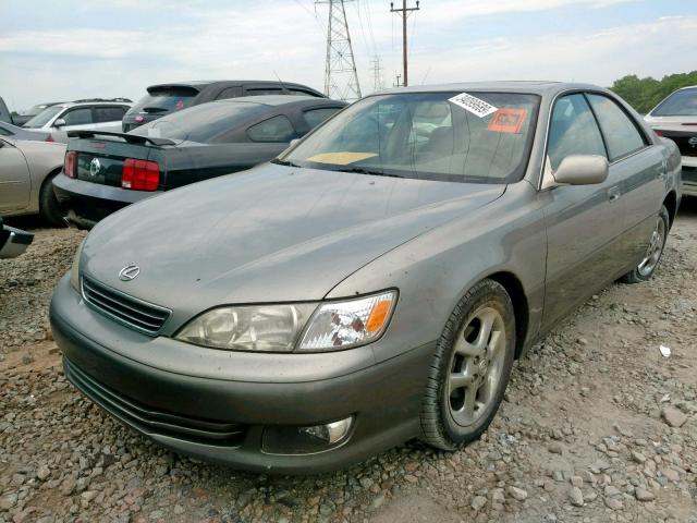 JT8BF28G8Y0269068 - 2000 LEXUS ES 300 GRAY photo 2