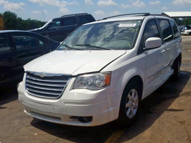 2A4RR5D18AR319726 - 2010 CHRYSLER TOWN & COU WHITE photo 2