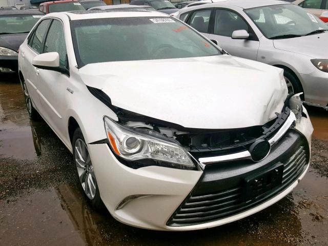 4T1BD1FKXHU212920 - 2017 TOYOTA CAMRY HYBR WHITE photo 1