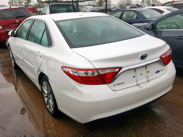 4T1BD1FKXHU212920 - 2017 TOYOTA CAMRY HYBR WHITE photo 3