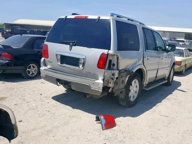 5LMFU27R04LJ10090 - 2004 LINCOLN NAVIGATOR 银色 照片 4