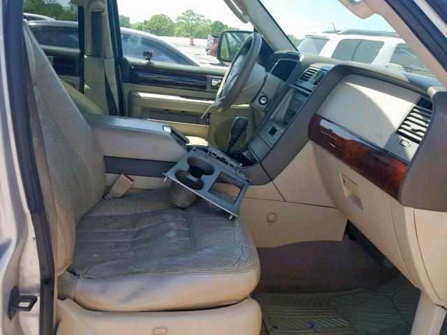 5LMFU27R04LJ10090 - 2004 LINCOLN NAVIGATOR 银色 照片 5